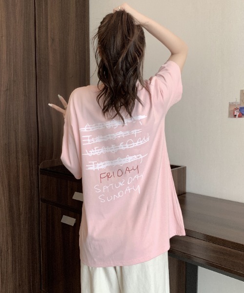 Achic（アシック）の「英文字ロゴオーバーサイズ半袖Tシャツ（Tシャツ/カットソー・レディース・ホワイト/ピンク・M）」の2枚目の写真