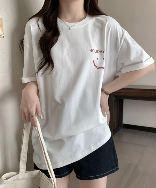 Achic（アシック）の「英文字ロゴオーバーサイズ半袖Tシャツ（Tシャツ/カットソー・レディース・ホワイト/ピンク・M）」の4枚目の写真