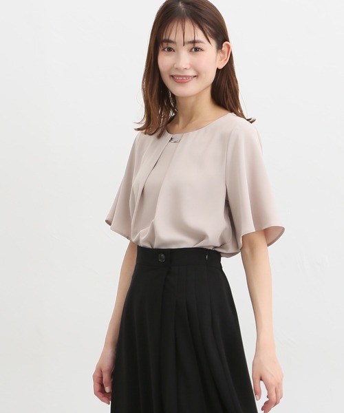 Honeys（ハニーズ）の「メタルパーツ付ブラウス（シャツ/ブラウス・レディース・モカ/グリーン/ブルー系その他/グレイッシュベージュ/ホワイト/ネイビー・S/LL/L/M/3L）」の14枚目の写真