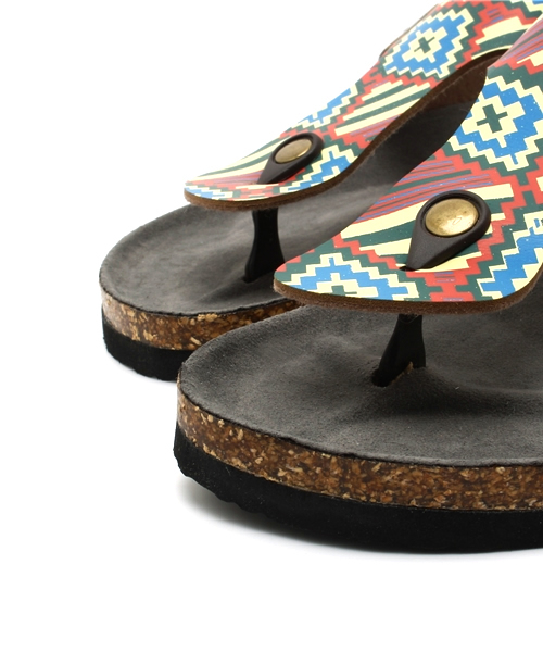 チャイハネ（チャイハネ）の「【チャイハネ】ネイティブRUG柄トングサンダル（LADIES＆MENS）（サンダル・レディース・カラフル・X-LARGE/MEDIUM/SMALL/LARGE）」の5枚目の写真