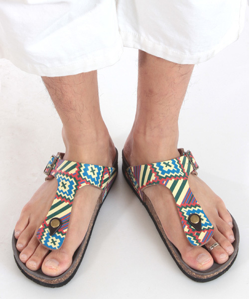 チャイハネ（チャイハネ）の「【チャイハネ】ネイティブRUG柄トングサンダル（LADIES＆MENS）（サンダル・レディース・カラフル・X-LARGE/MEDIUM/SMALL/LARGE）」の11枚目の写真