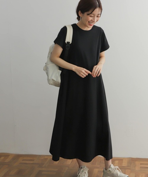 URBAN RESEARCH DOORS(アーバンリサーチドアーズ)の「Aラインフレアカットワンピース(ワンピース・レディース・ブラウン/グリーン系その他/ブラック・MEDIUM)」の2枚目の写真