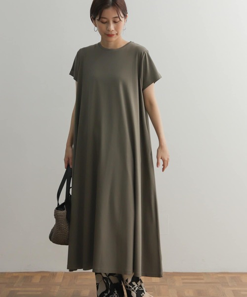 URBAN RESEARCH DOORS(アーバンリサーチドアーズ)の「Aラインフレアカットワンピース(ワンピース・レディース・ブラウン/グリーン系その他/ブラック・MEDIUM)」の4枚目の写真