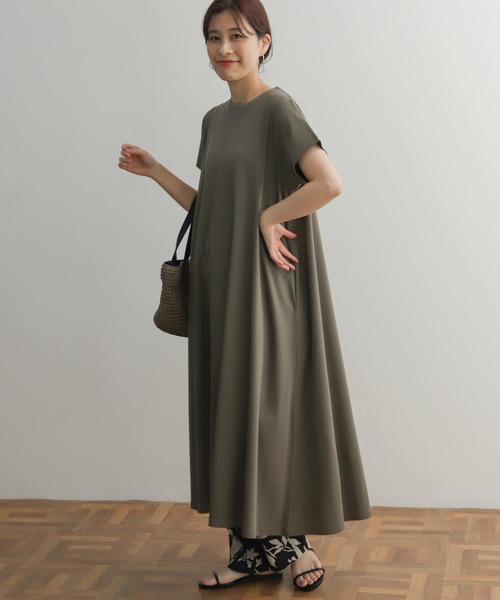 URBAN RESEARCH DOORS(アーバンリサーチドアーズ)の「Aラインフレアカットワンピース(ワンピース・レディース・ブラウン/グリーン系その他/ブラック・MEDIUM)」の20枚目の写真