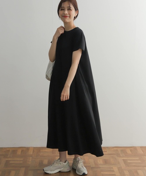 URBAN RESEARCH DOORS(アーバンリサーチドアーズ)の「Aラインフレアカットワンピース(ワンピース・レディース・ブラウン/グリーン系その他/ブラック・MEDIUM)」の21枚目の写真