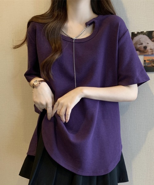 deux amour（ドゥーザムール）の「チェーン付きクルーネック半袖Tシャツ（Tシャツ/カットソー・レディース・ホワイト/ブラック/パープル/モカ/グレー・FREE）」の5枚目の写真