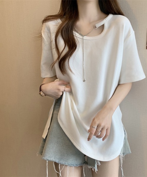 deux amour（ドゥーザムール）の「チェーン付きクルーネック半袖Tシャツ（Tシャツ/カットソー・レディース・ホワイト/ブラック/パープル/モカ/グレー・FREE）」の6枚目の写真