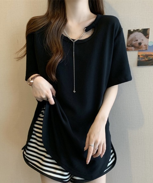 deux amour（ドゥーザムール）の「チェーン付きクルーネック半袖Tシャツ（Tシャツ/カットソー・レディース・ホワイト/ブラック/パープル/モカ/グレー・FREE）」の14枚目の写真