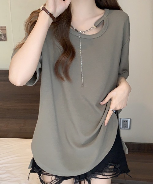 deux amour（ドゥーザムール）の「チェーン付きクルーネック半袖Tシャツ（Tシャツ/カットソー・レディース・ホワイト/ブラック/パープル/モカ/グレー・FREE）」の17枚目の写真