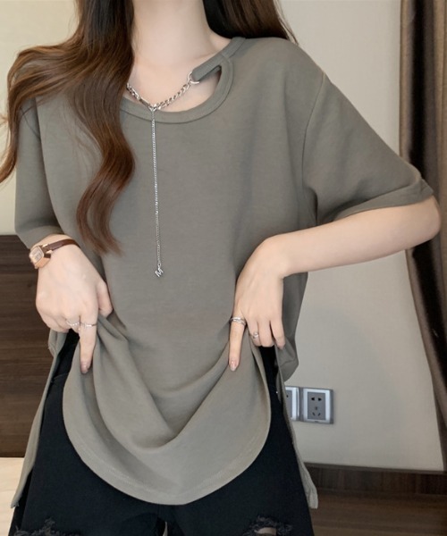 deux amour（ドゥーザムール）の「チェーン付きクルーネック半袖Tシャツ（Tシャツ/カットソー・レディース・ホワイト/ブラック/パープル/モカ/グレー・FREE）」の20枚目の写真