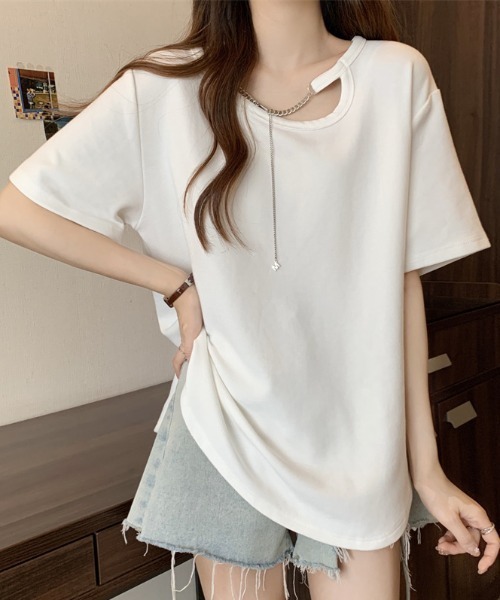 deux amour（ドゥーザムール）の「チェーン付きクルーネック半袖Tシャツ（Tシャツ/カットソー・レディース・ホワイト/ブラック/パープル/モカ/グレー・FREE）」の9枚目の写真