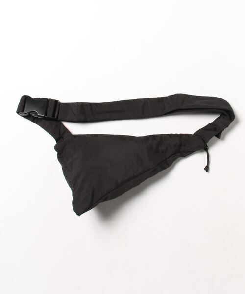 DISCOAT(ディスコート)の「パッカブル撥水加工トライアングルバッグ(ボディバッグ/ウエストポーチ・レディース・ブルー/ホワイト/ブラック・FREE)」の6枚目の写真
