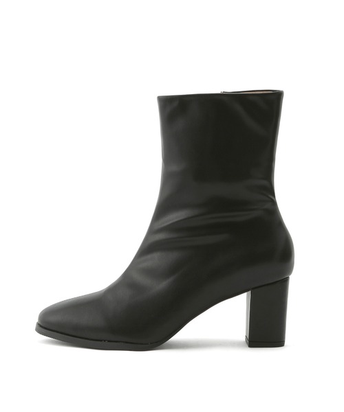 Juze(ジュゼ)の「ソフトヒールショートブーツ(ブーツ・レディース・オフホワイト/ブラック/ベージュ/ブラック系その他・S/M/L)」の7枚目の写真