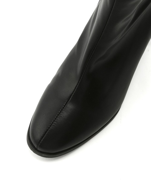 Juze(ジュゼ)の「ソフトヒールショートブーツ(ブーツ・レディース・オフホワイト/ブラック/ベージュ/ブラック系その他・S/M/L)」の10枚目の写真