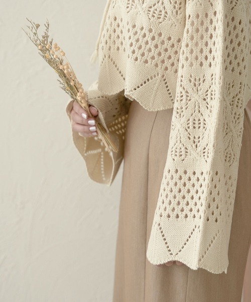 Ambre Neige(アンブルネージュ)の「レースアップ透かしニット/【WEB/EC限定商品】(ニット/セーター・レディース・アイボリー/ベージュ/ダークブラウン/ピンク・FREE)」の12枚目の写真