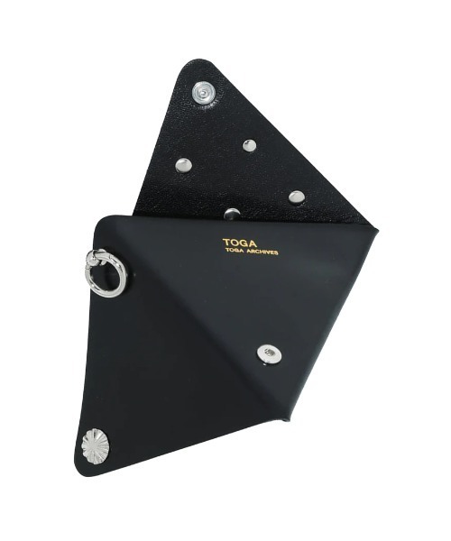 TOGA（トーガ）の「LEATHER POUCH TRIANGLE（コインケース）」 - WEAR