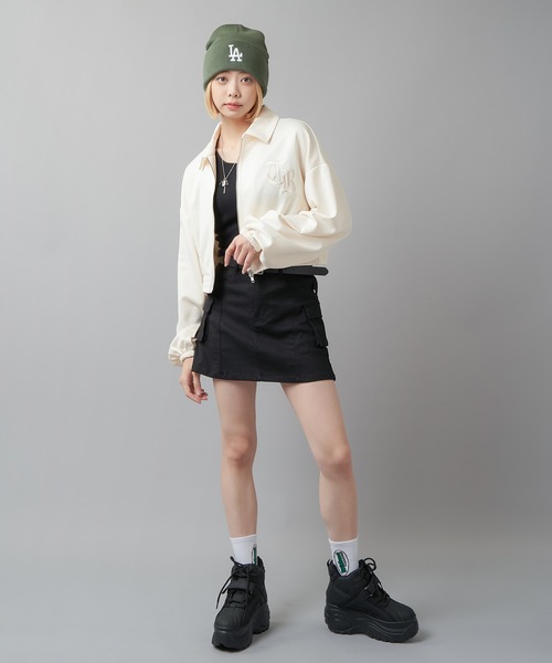 SPINNS(スピンズ)の「フェイクレザー厚底ベルトスニーカー(スニーカー・レディース・ホワイト/ブラック・LL/L/M)」の15枚目の写真
