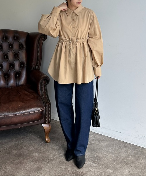Thevon(ゼボン)の「ウエストドロストギャザーシャツ(シャツ/ブラウス・レディース・ベージュ/カーキ/オフホワイト/ブルー・FREE)」の20枚目の写真