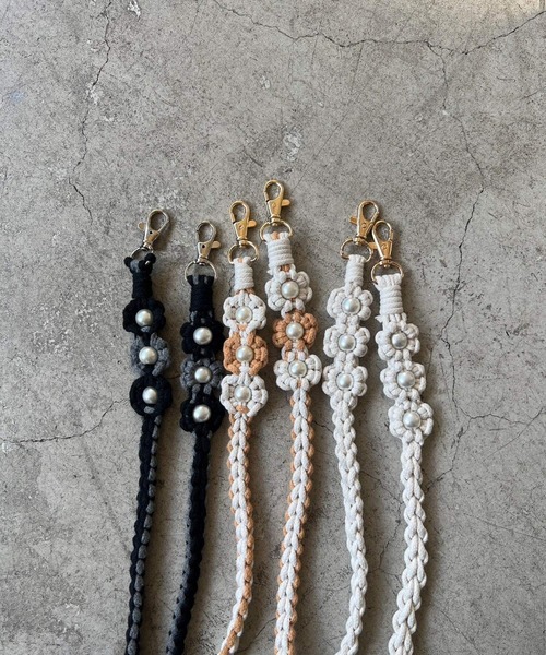 Me%（ミィパーセント）の「オハナアミモバイルストラップ 982871（スマホグッズ・レディース・ベージュ/ブラック/アイボリー・FREE）」の20枚目の写真