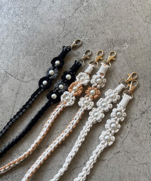 Me%（ミィパーセント）の「オハナアミモバイルストラップ 982871（スマホグッズ・レディース・ベージュ/ブラック/アイボリー・FREE）」の21枚目の写真