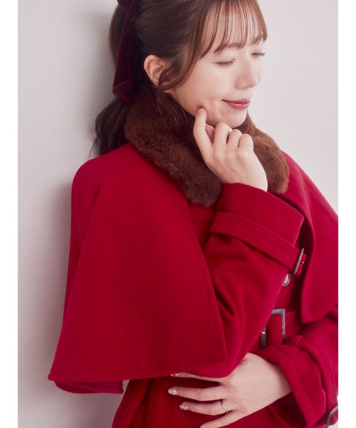 Areeam（アリーム）の「ファー付きケープコート（その他アウター・レディース・レッド/チャコールグレー・FREE）」の9枚目の写真