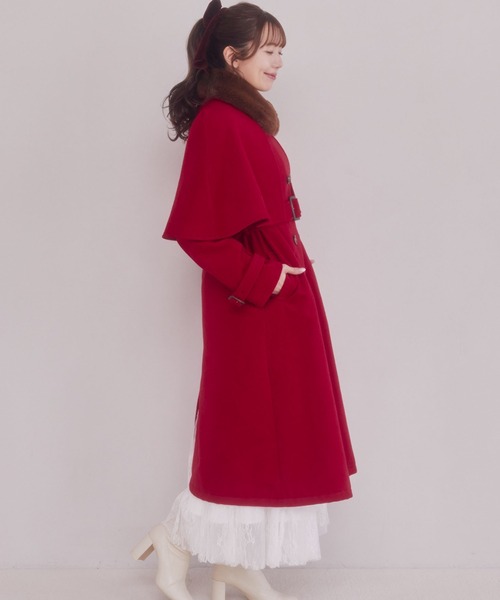 Areeam（アリーム）の「ファー付きケープコート（その他アウター・レディース・レッド/チャコールグレー・FREE）」の16枚目の写真