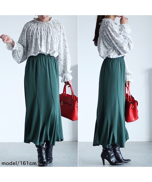 GOLDJAPAN(ゴールドジャパン)の「花柄シャーリングブラウス【大きいサイズ対応】(シャツ/ブラウス・レディース・ネイビー/ブラック/オフホワイト・LL/3L/4L/5L)」の12枚目の写真