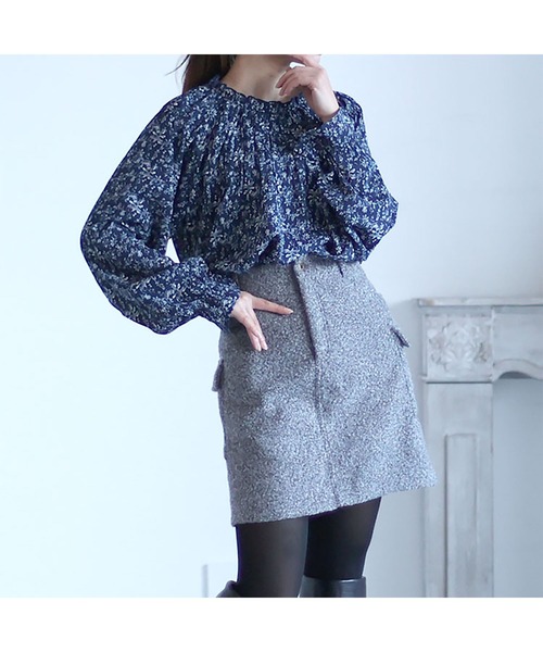 GOLDJAPAN(ゴールドジャパン)の「花柄シャーリングブラウス【大きいサイズ対応】(シャツ/ブラウス・レディース・ネイビー/ブラック/オフホワイト・LL/3L/4L/5L)」の15枚目の写真