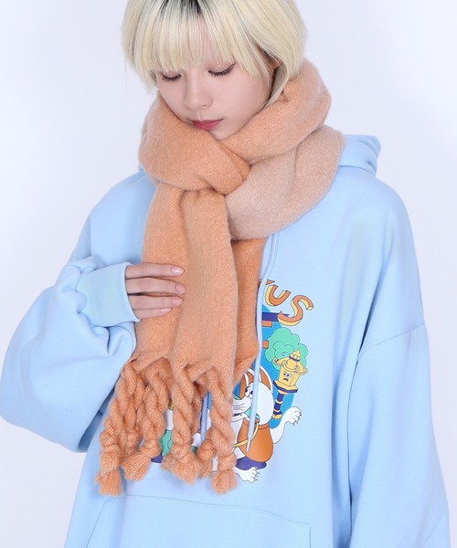 PUNYUS(プニュズ)の「グラデーションツイストマフラー(マフラー・レディース・ピンク/グリーン/ベージュ/ブルー/グレー・FREE)」の1枚目の写真