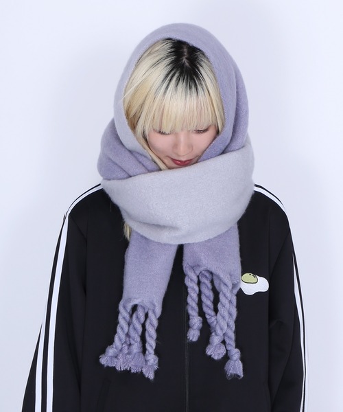 PUNYUS(プニュズ)の「グラデーションツイストマフラー(マフラー・レディース・ピンク/グリーン/ベージュ/ブルー/グレー・FREE)」の2枚目の写真