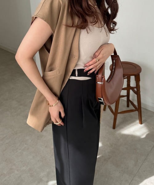 junoah(ジュノア)の「ハイウエストカットパンツ(スラックス・レディース・アイボリー/ダークベージュ/ブラック・MEDIUM/X-LARGE/LARGE)」の4枚目の写真
