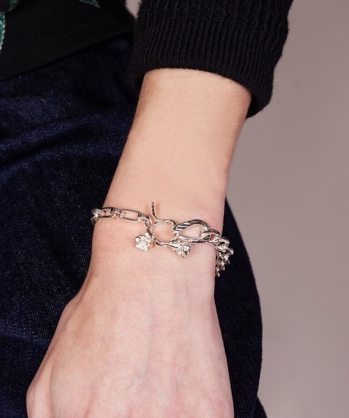 rehacer（レアセル）の「rehacer : Asymmetry Rose Chain  Bracelet / アシンメトリー ローズ チェーン ブレスレット（ブレスレット・メンズ・ゴールド/シルバー・FREE）」の2枚目の写真