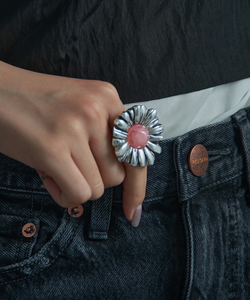 OtroAccesorio(オトロアクセソリオ)の「【OtroAccesorio】 FLOWER RING オトロアクセソリオ フラワーリング ギフト プレゼント(リング・レディース・ブルー/レッド/グリーン/サックスブルー/ホワイト/イエロー/オレンジ/パープル/ピンク/ブラック・FREE)」の22枚目の写真