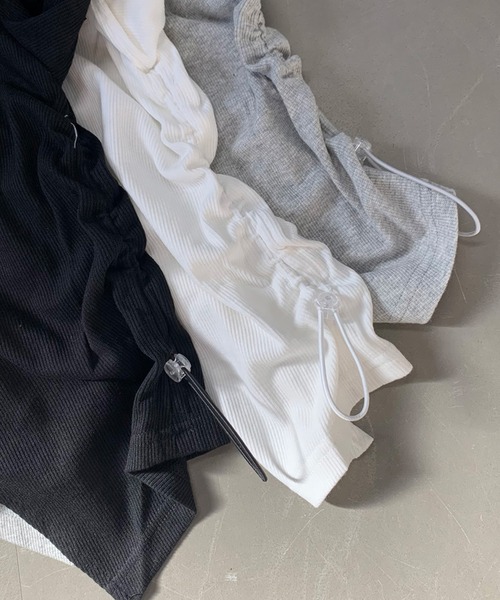 non-hedge(ノンヘッジ)の「プレート付ジップドロストショート丈トップス(Tシャツ/カットソー・レディース・グレー/オフホワイト/ブラック・FREE)」の18枚目の写真