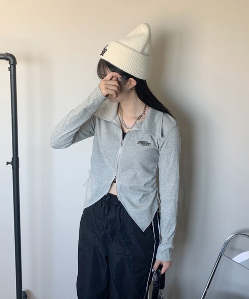 non-hedge(ノンヘッジ)の「プレート付ジップドロストショート丈トップス(Tシャツ/カットソー・レディース・グレー/オフホワイト/ブラック・FREE)」の5枚目の写真