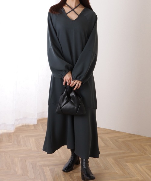 Lace Ladies(レースレディース)の「クロスリボン Vネック バルーン袖 ロング ワンピース(ワンピース・レディース・グレー/ブラック・S/FREE)」の9枚目の写真
