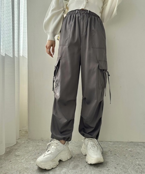 OLIVE des OLIVE(オリーブデオリーブ)の「リボンポケットカーゴパンツ 1041020030(カーゴパンツ・レディース・チャコールグレー/オフホワイト/サックスブルー/ピンク・FREE)」の12枚目の写真