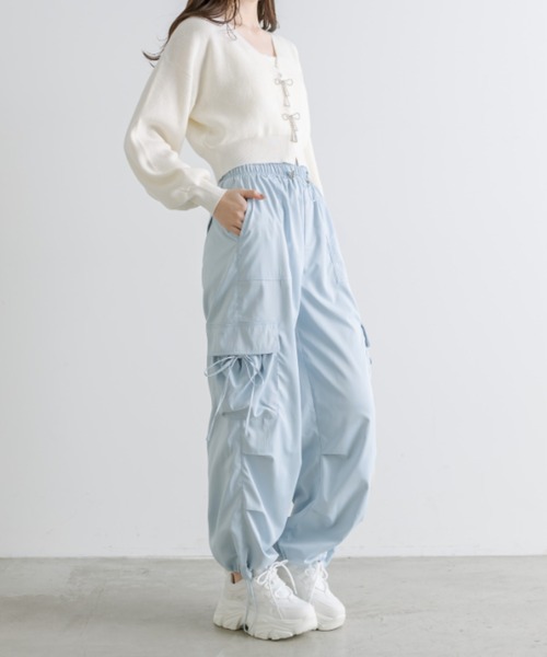 OLIVE des OLIVE(オリーブデオリーブ)の「リボンポケットカーゴパンツ 1041020030(カーゴパンツ・レディース・チャコールグレー/オフホワイト/サックスブルー/ピンク・FREE)」の16枚目の写真