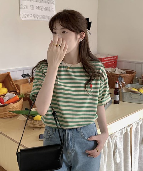 Bifrost(ビフレスト)の「ハートのロゴがポイント。クルーネックカラーボーダーTシャツ(Tシャツ/カットソー・レディース・イエロー/グリーン/グレー/ブラウン/ライトベージュ/ミント/ネイビー/ライトブルー/ライトイエロー/ライトピンク・FREE)」の19枚目の写真