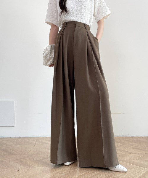 Diosfront（ディオスフロント）の「タックワイドパンツ（スラックス・レディース・ブラック/ブラウン/チャコールグレー/グレイッシュベージュ・FREE）」の4枚目の写真