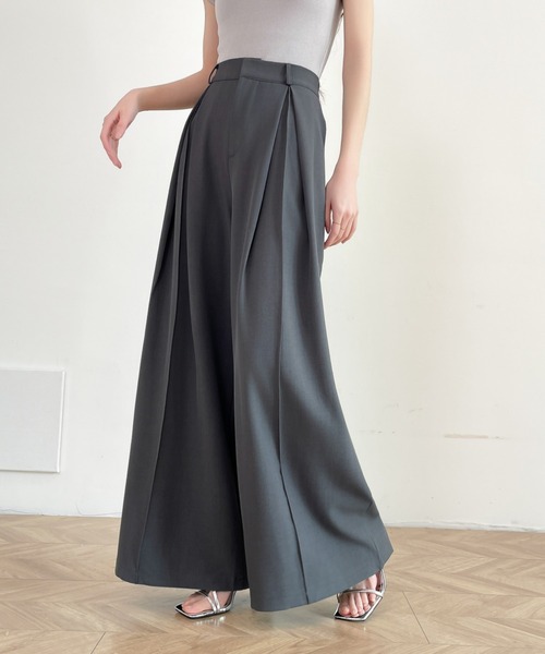 Diosfront（ディオスフロント）の「タックワイドパンツ（スラックス・レディース・ブラック/ブラウン/チャコールグレー/グレイッシュベージュ・FREE）」の9枚目の写真