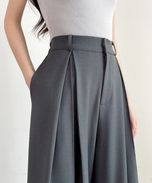 Diosfront（ディオスフロント）の「タックワイドパンツ（スラックス・レディース・ブラック/ブラウン/チャコールグレー/グレイッシュベージュ・FREE）」の12枚目の写真