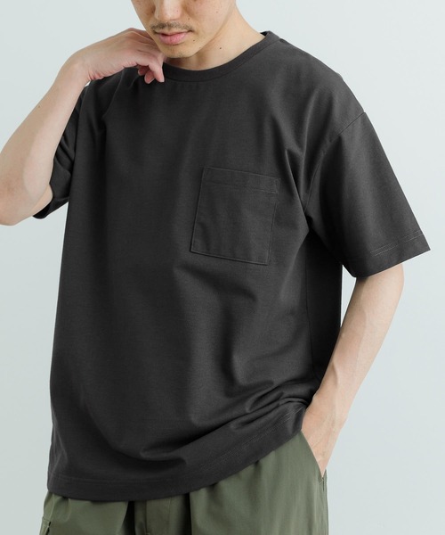 ITEMS URBANRESEARCH(アイテムズ アーバンリサーチ)の「『吸水速乾/イージーケア/UVカット』高機能TC天竺 ポケットTシャツ(Tシャツ/カットソー・メンズ・チャコールグレー/ブルー/グレー系その他/ホワイト・MEDIUM/LARGE)」の3枚目の写真