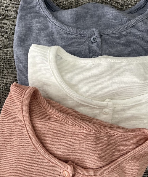 lawgy（ラウジー）の「ruff half button rib t / ルフハーフボタンリブt（Tシャツ/カットソー・レディース・ホワイト/ピンク/ブルー系その他・FREE）」の6枚目の写真