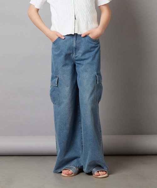 a.v.v（アーヴェヴェ）の「【ジュニア】[140-150]カーゴデニムワイドパンツ（デニムパンツ・キッズ・ブルー/ブラック・140/150）」の3枚目の写真