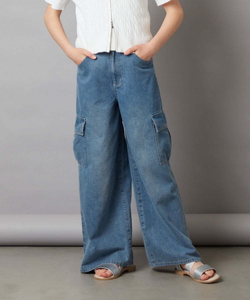 a.v.v（アーヴェヴェ）の「【ジュニア】[140-150]カーゴデニムワイドパンツ（デニムパンツ・キッズ・ブルー/ブラック・140/150）」の4枚目の写真