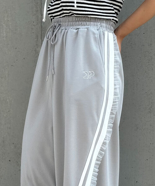 CIAOPANIC（チャオパニック）の「フリルラインワイドトラックパンツ（その他パンツ・レディース・ライトグレー/ブルー/アイボリー・SMALL/MEDIUM）」の13枚目の写真