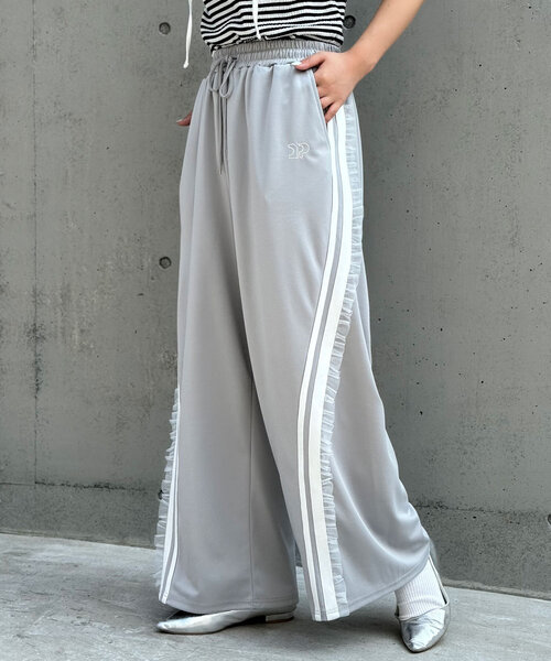 CIAOPANIC（チャオパニック）の「フリルラインワイドトラックパンツ（その他パンツ・レディース・ライトグレー/ブルー/アイボリー・SMALL/MEDIUM）」の14枚目の写真