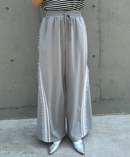 CIAOPANIC（チャオパニック）の「フリルラインワイドトラックパンツ（その他パンツ・レディース・ライトグレー/ブルー/アイボリー・SMALL/MEDIUM）」の19枚目の写真