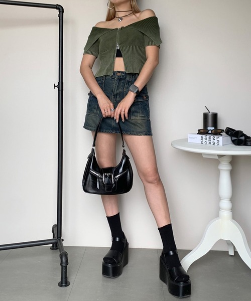 non-hedge（ノンヘッジ）の「ダブルジップ付ブリーチクロップド丈オフショルニットトップス（ニット/セーター・レディース・ブラウン/ブルー/ブラック/カーキ・FREE）」の8枚目の写真